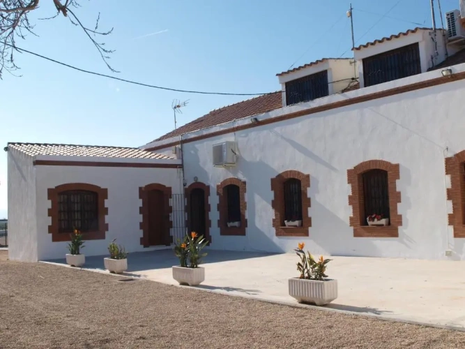 6 Bedrooms Cottage