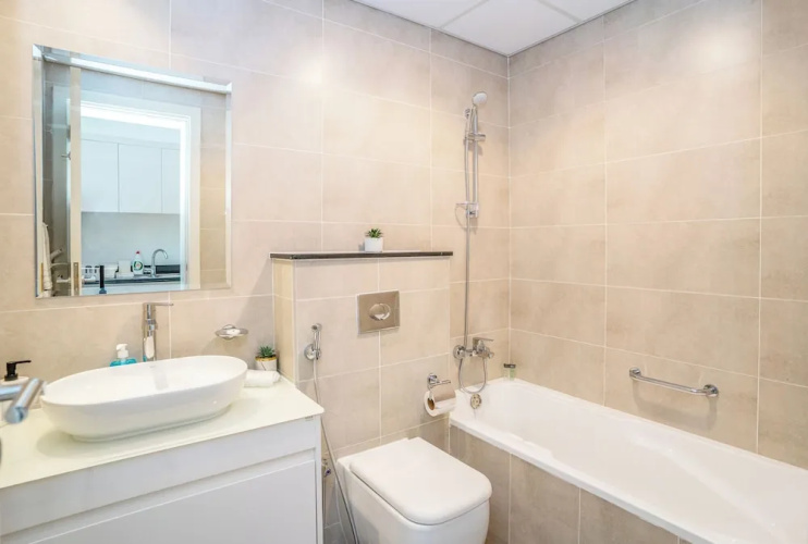 Tanin - Sleek Studio Offering Unobstructed City Views