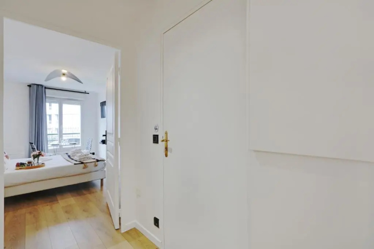 Buttes Chaumont - Sunny 2P apartment