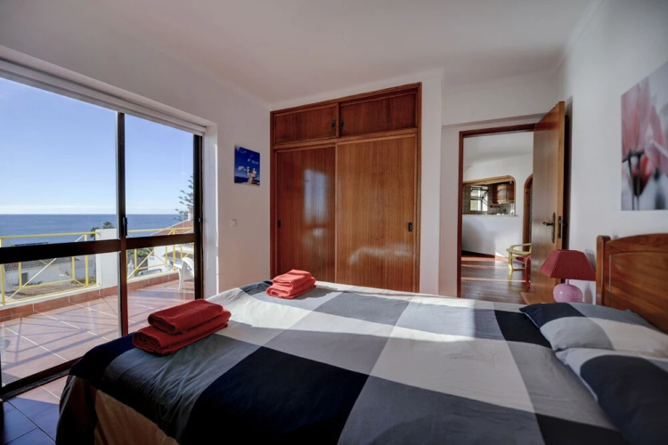 Luz Beach Oceanfront Apartment