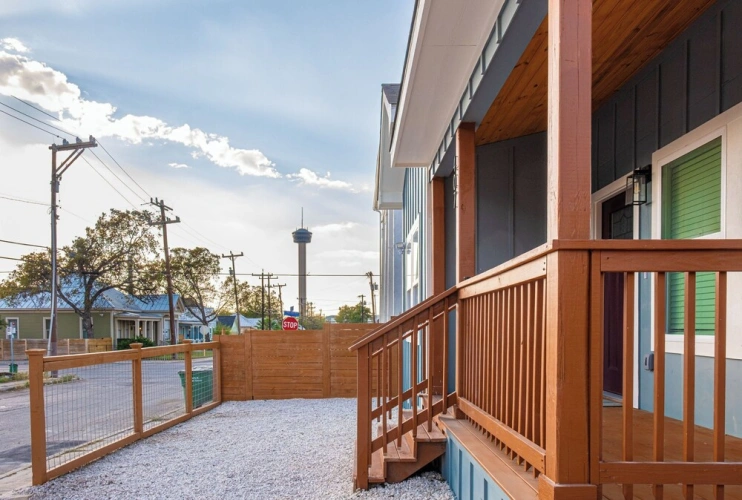 5 Bedrooms Cottage