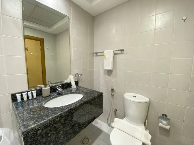 Lux BnB MayFair Tower Business Bay