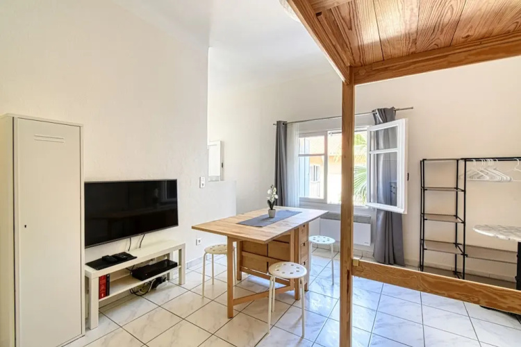Chic Minimalist Studio - 2 Mins Walk From Palais!