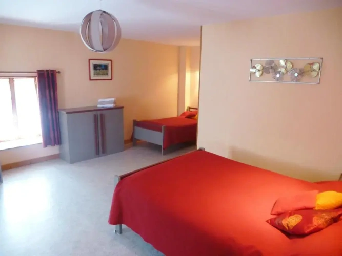Standard Triple room