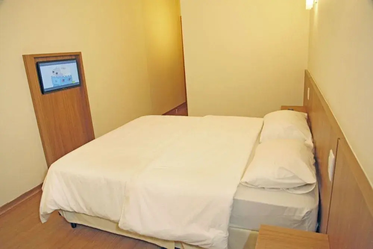 Bernal Hotel Econômico