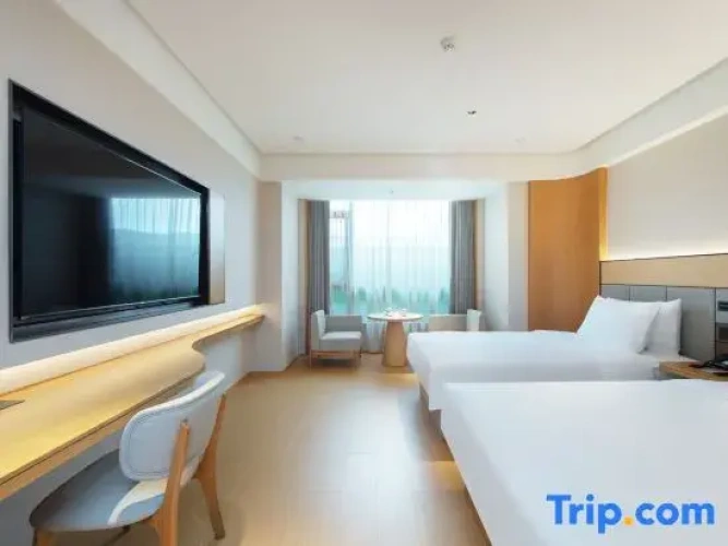 Standard Double room with street view