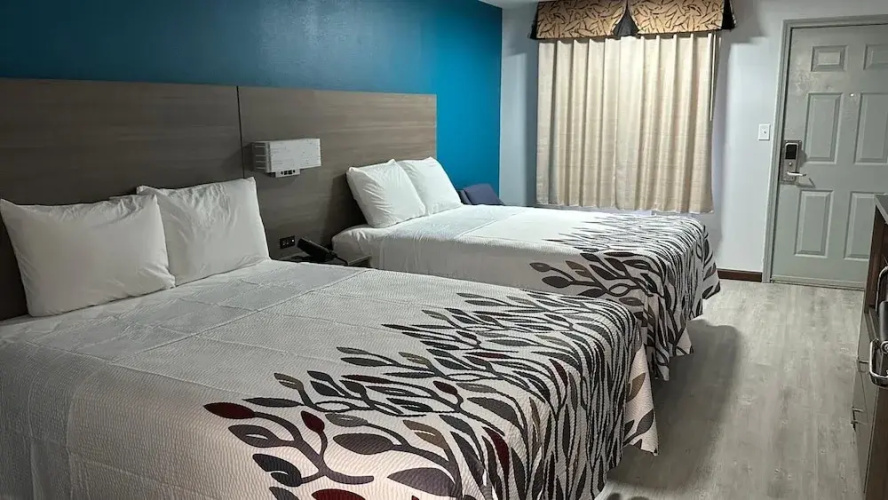 Camden Country Inn