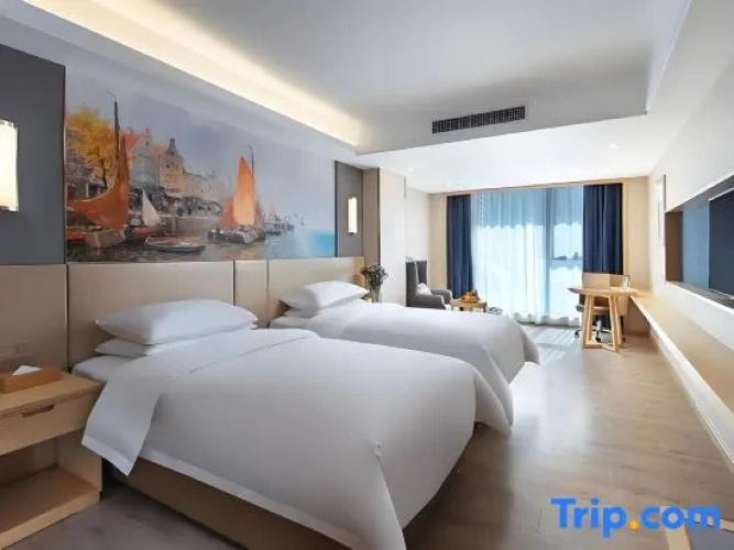 Standard Twin room with city view