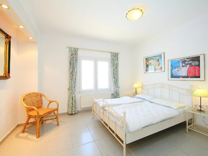 Requesens 166 - Three Bedroom