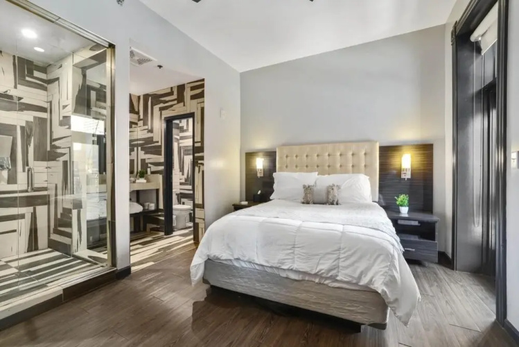 Intimate En Suite Studio