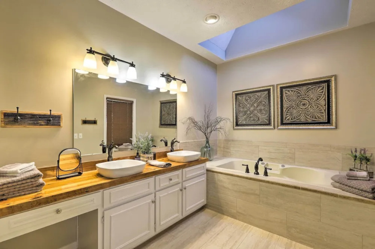 Pine Mountain Valley House w/ Pool & Grill!