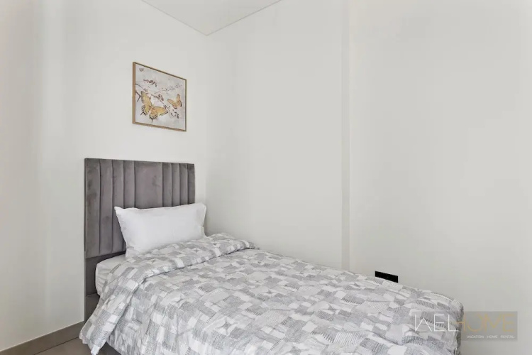 WelHome - Charming Apt With City Lights in Sobha Waves