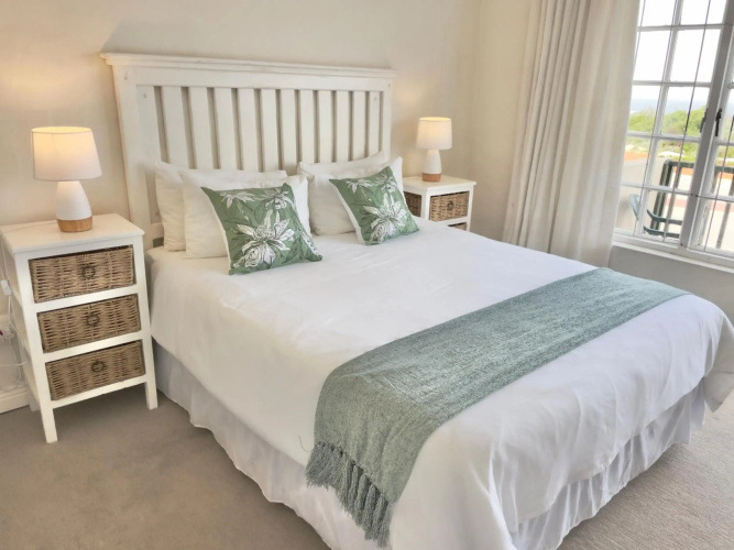 8 Settler Sands Beachfront Accommodation Sea View