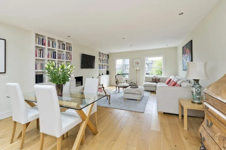 3 Bedrooms Apartment