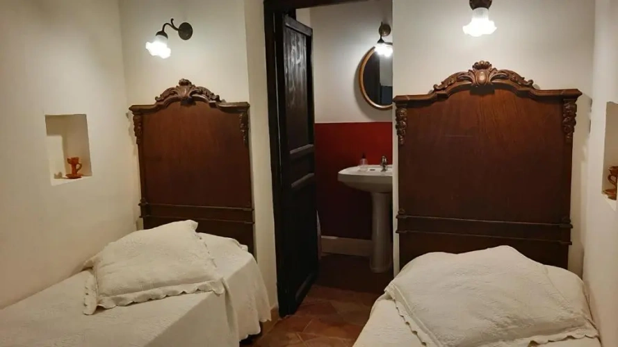 Standard Twin room with garden view