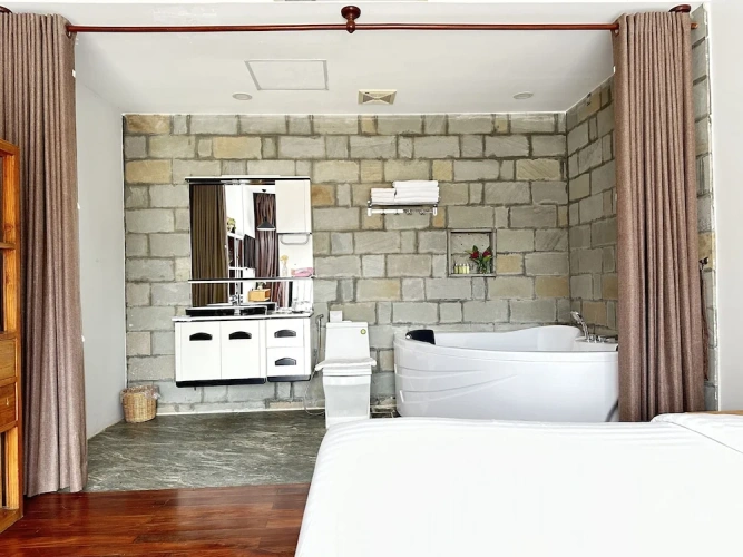 1 Bedroom Executive Suite with balcony and with city view