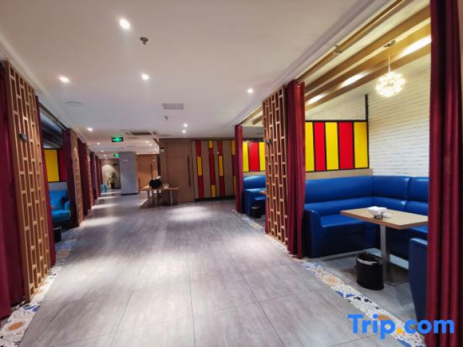 Yicheng Hotel