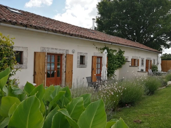 2 Bedrooms Cottage with pool view