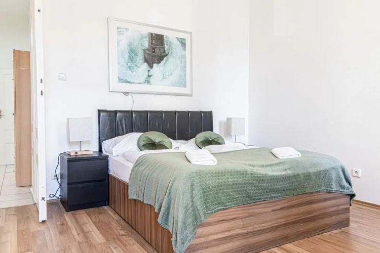 Modern 2BR Apartment Central Long Stay