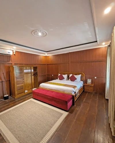 Grand room