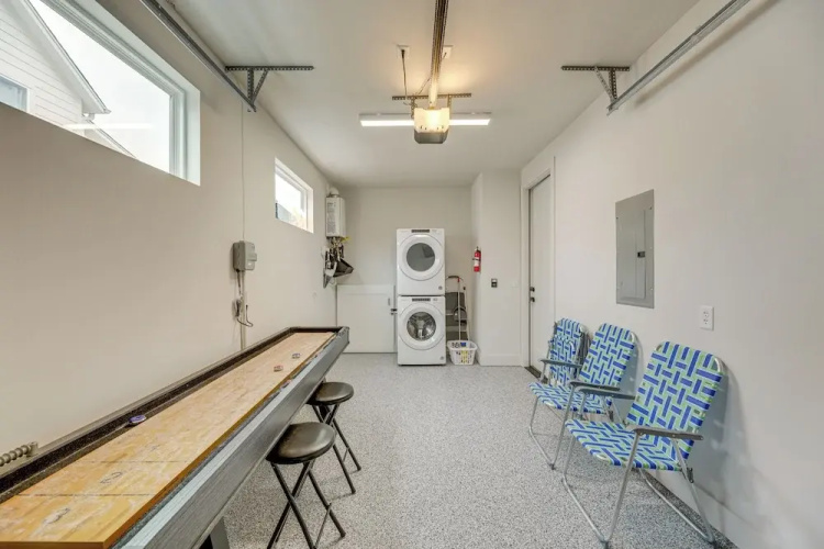 Modern Austin Retreat w/ Heated Cowboy Pool!