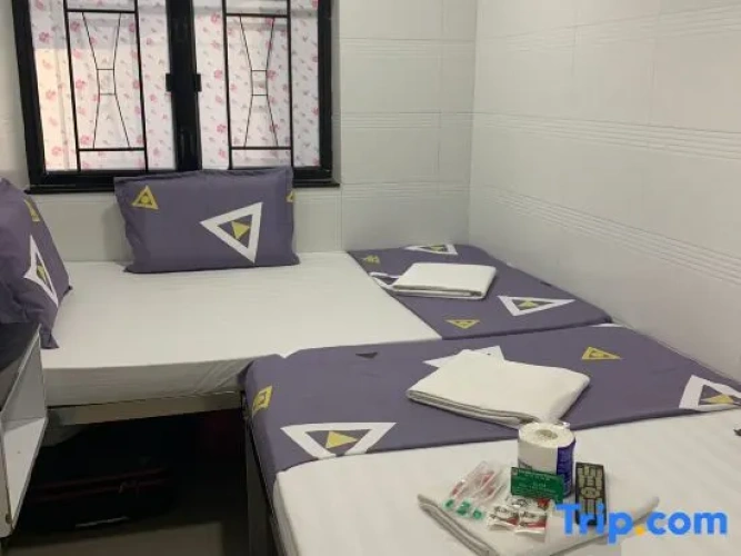 Standard Triple room