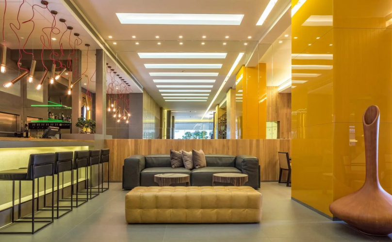 O Monot Hotel