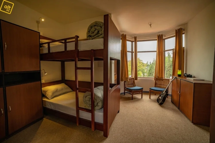 Bed in Dorm with balcony