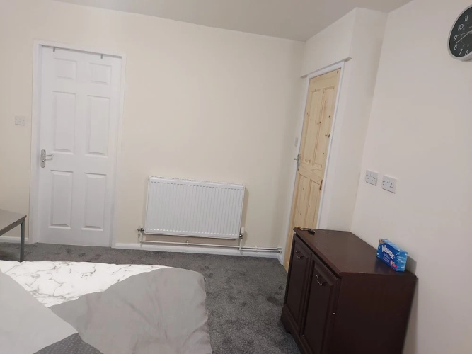 2-beds Studio Located in Parkgate Rotherham