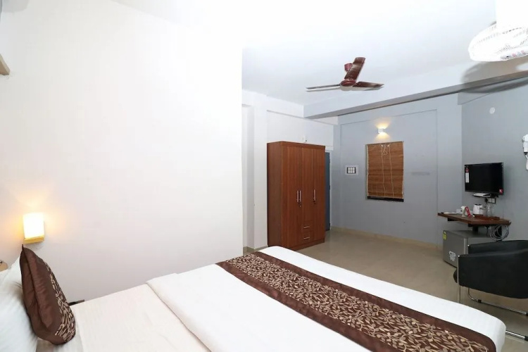 OYO 22591 SRJ Inn