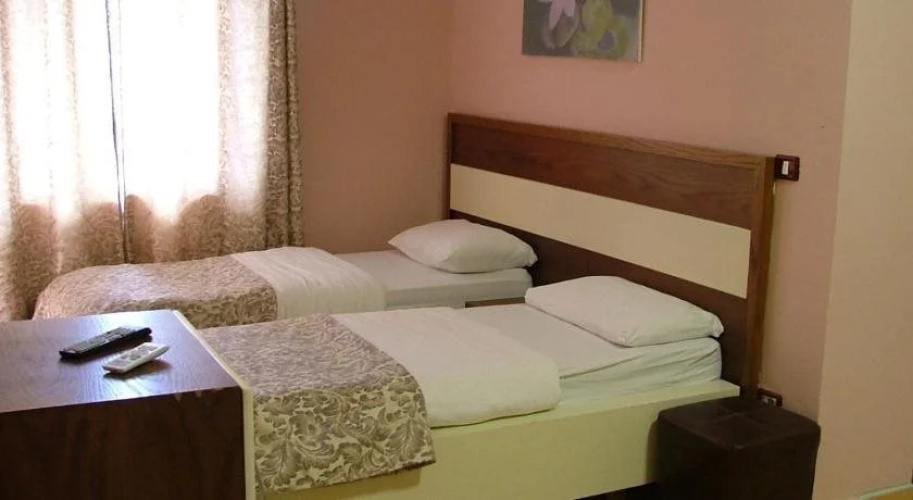 Hotel Dollari