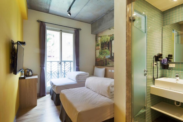 Standard Twin room