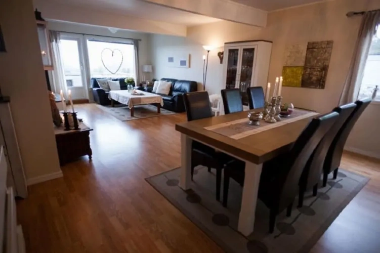 2 Bedrooms Apartment