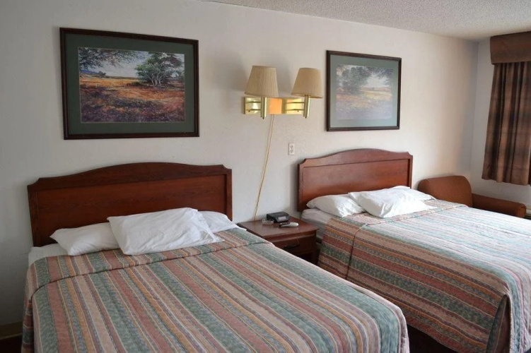 Budget Inn & Suites