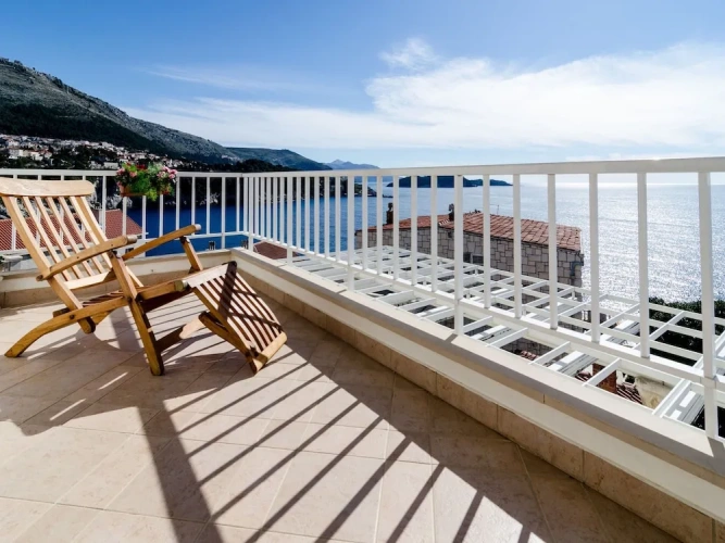 3 Bedrooms Apartment with balcony