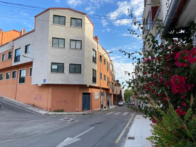 3 Bedrooms Apartment