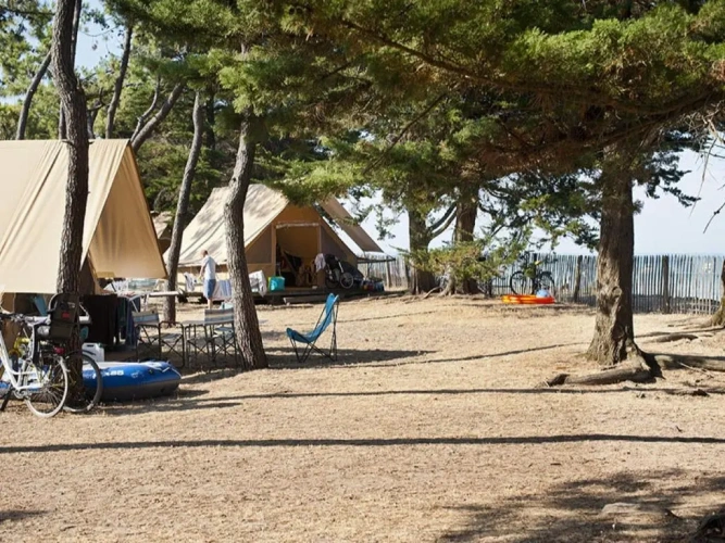 Tent seafront