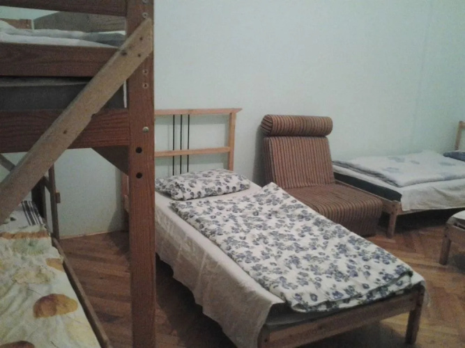 1st Apartments and Hostel