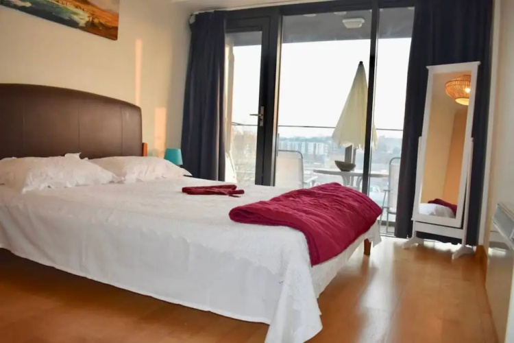 Riverside 1 Bedroom Central Flat
