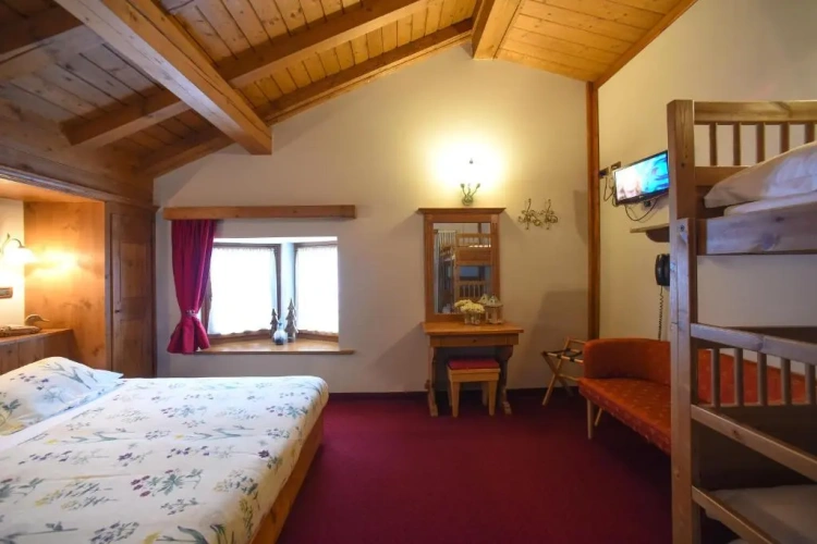 Standard Quadruple room
