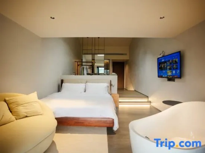 Deluxe Double room with balcony and with mountain view