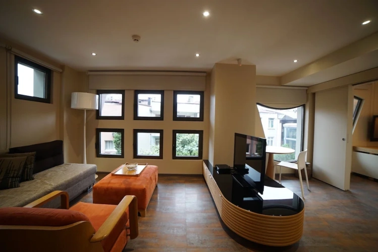 2 Bedrooms Apartment