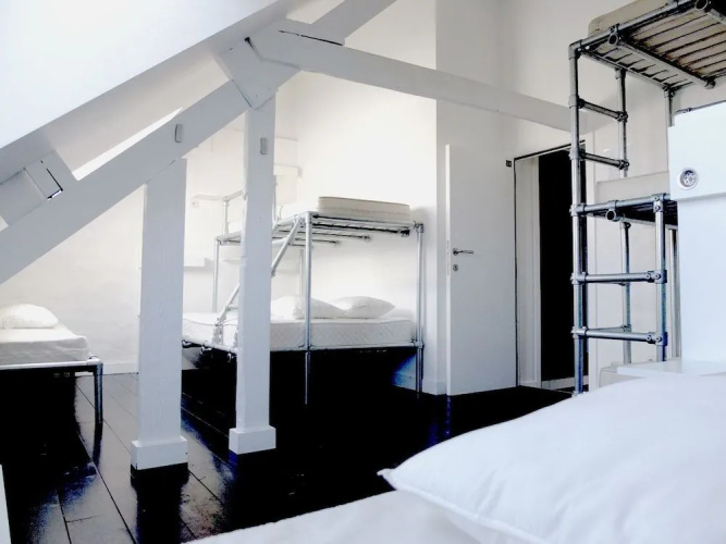 Hostel 47