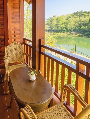 Deluxe Family room with river view