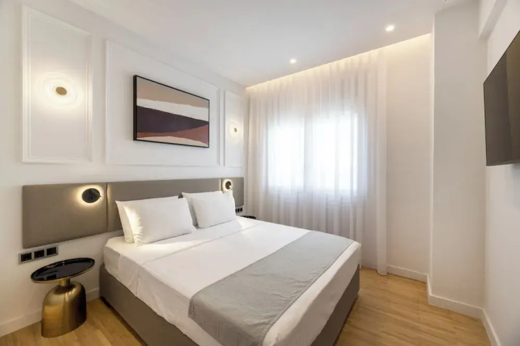 Michalakopoulou Cover & Bright Apartment
