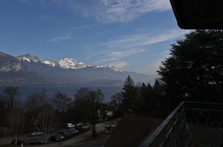 Charming 30m² studio close to the lake