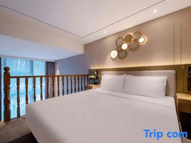 Deluxe Double room with street view