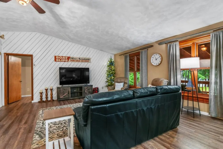 Lakeside Getaway pet Friendly