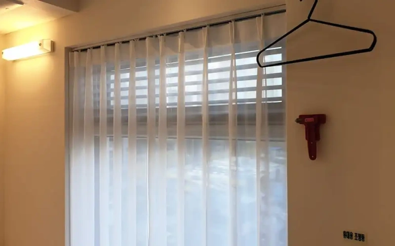 Standard room with partial ocean view