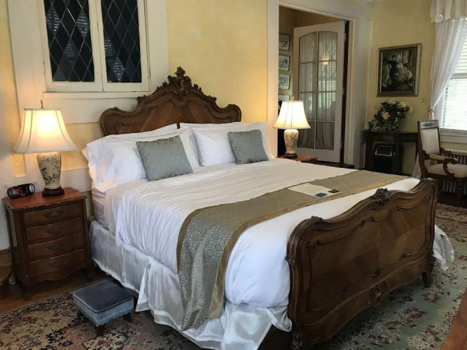 Gramercy Mansion B&B